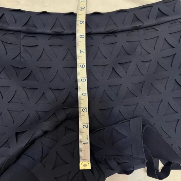 Lilly Pulitzer Lorna Shorts in True Navy Size 4 - Picture 10 of 14